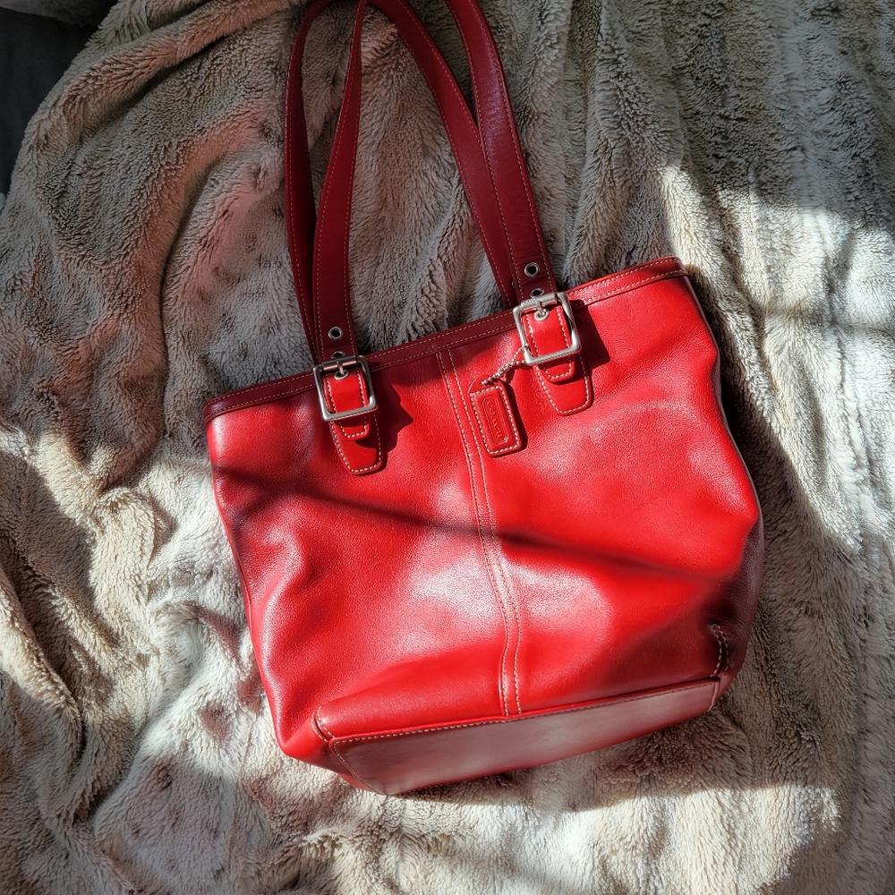 Coach leather Vintage Red Leather Tote 9572 Purse Hampton Shoppers